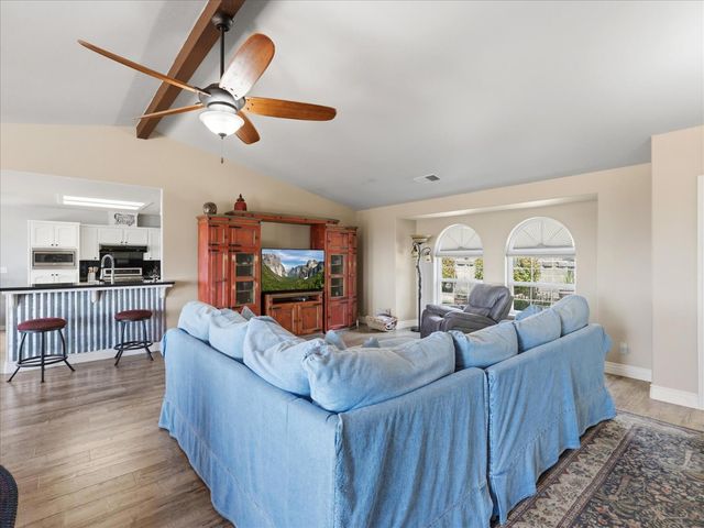 39380 Suncrest Court, Oakhurst, CA 93644
