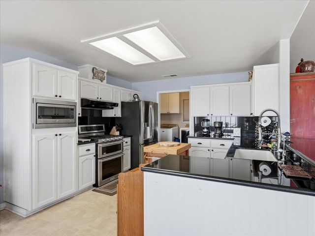 39380 Suncrest Court, Oakhurst, CA 93644