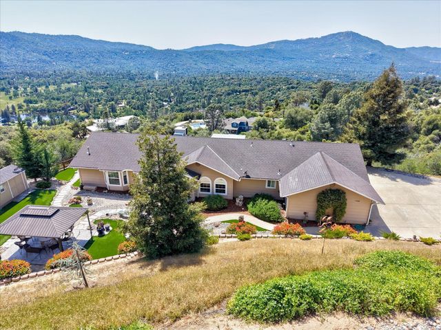 39380 Suncrest Court, Oakhurst, CA 93644