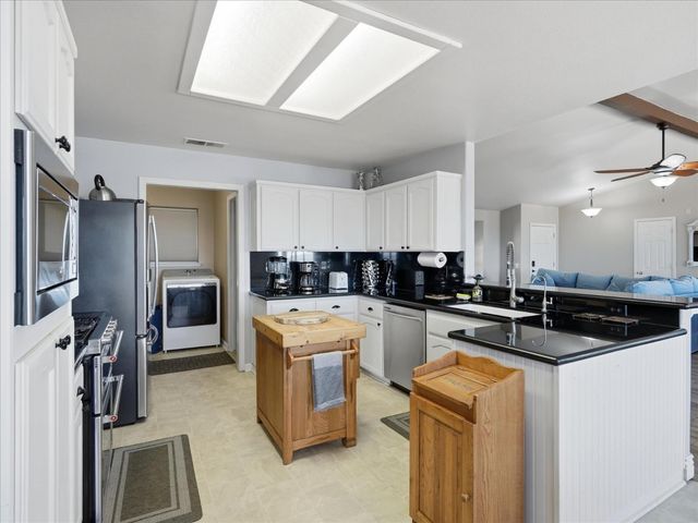 39380 Suncrest Court, Oakhurst, CA 93644