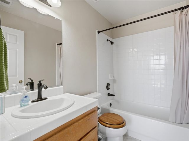 39380 Suncrest Court, Oakhurst, CA 93644