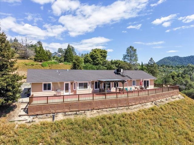 39380 Suncrest Court, Oakhurst, CA 93644