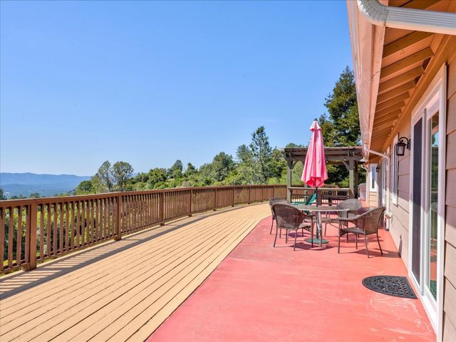 39380 Suncrest Court, Oakhurst, CA 93644