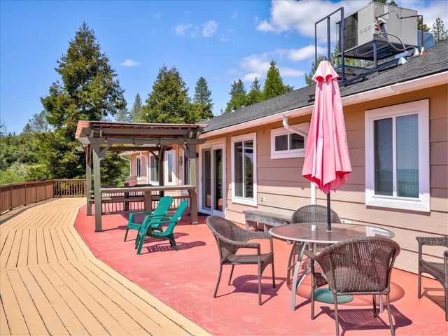 39380 Suncrest Court, Oakhurst, CA 93644