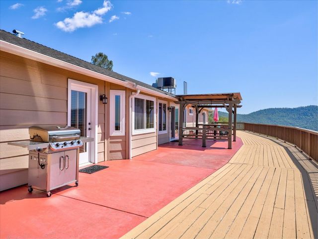 39380 Suncrest Court, Oakhurst, CA 93644