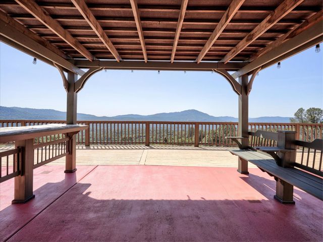 39380 Suncrest Court, Oakhurst, CA 93644