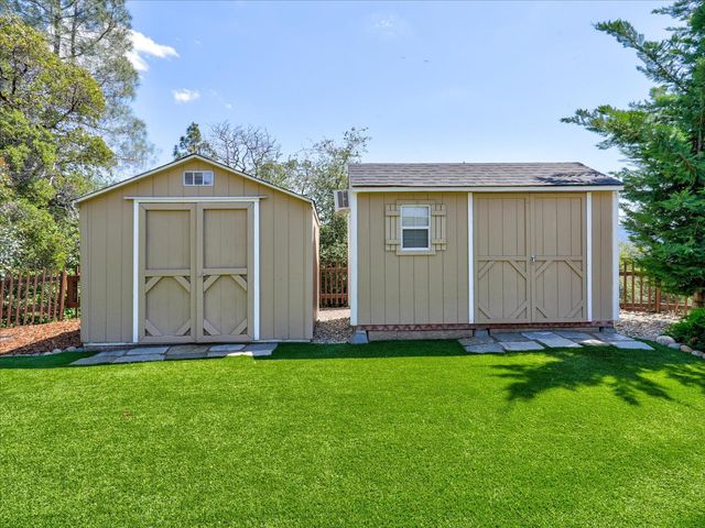 39380 Suncrest Court, Oakhurst, CA 93644