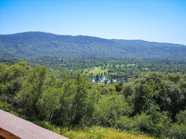 39380 Suncrest Court, Oakhurst, CA 93644