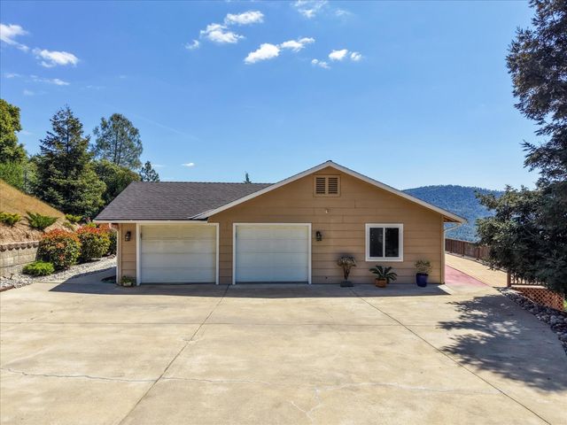 39380 Suncrest Court, Oakhurst, CA 93644