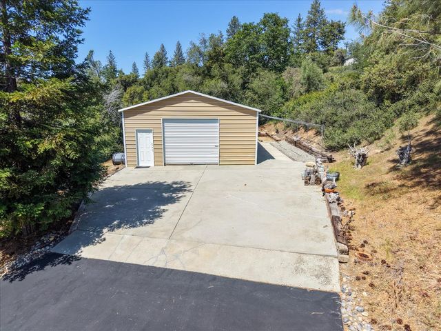 39380 Suncrest Court, Oakhurst, CA 93644