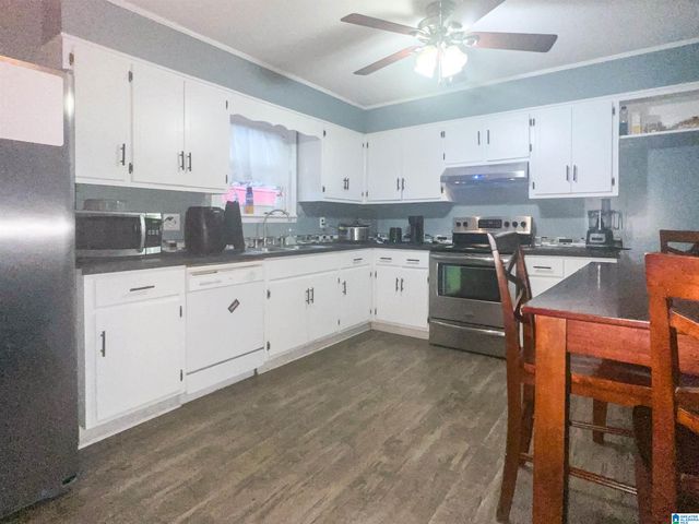 1527 LINDSEY DRIVE SW, Cullman, AL 35055