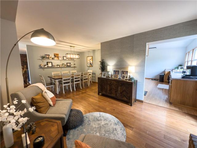 1017 NE 250 Road, Knob Noster, MO 65336