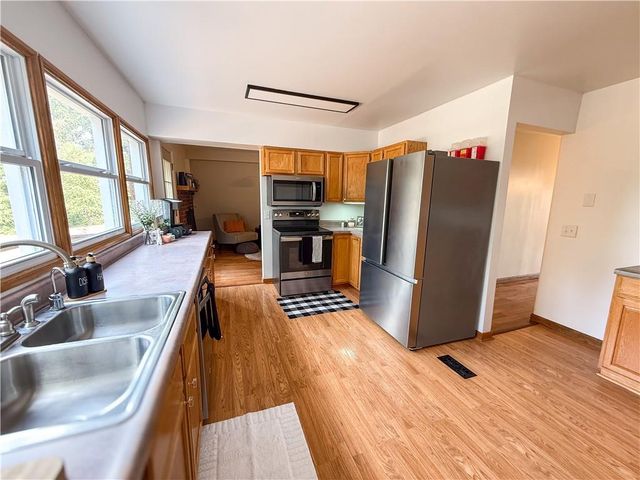 1017 NE 250 Road, Knob Noster, MO 65336