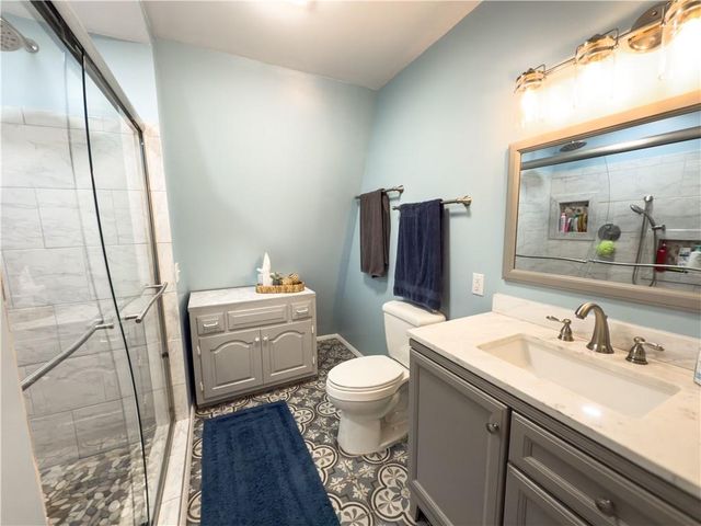 1017 NE 250 Road, Knob Noster, MO 65336