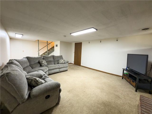 1017 NE 250 Road, Knob Noster, MO 65336