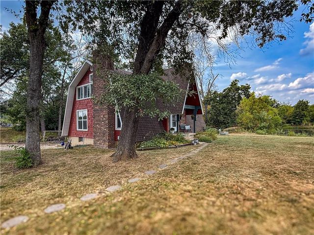 1017 NE 250 Road, Knob Noster, MO 65336