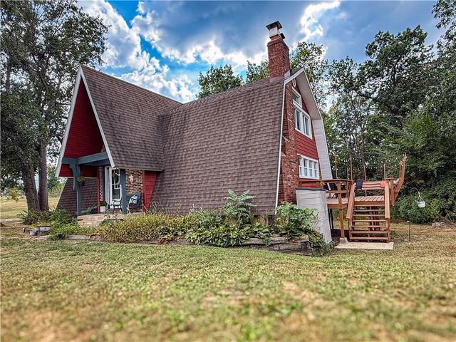 1017 NE 250 Road, Knob Noster, MO 65336