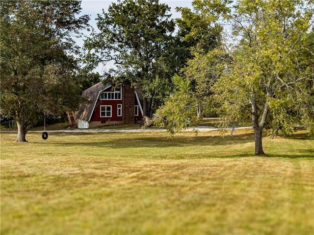 1017 NE 250 Road, Knob Noster, MO 65336