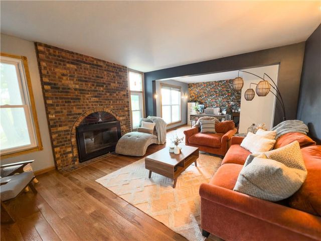 1017 NE 250 Road, Knob Noster, MO 65336