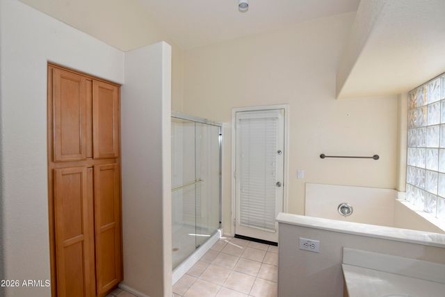 10221 W DALEY Lane, Peoria, AZ 85383