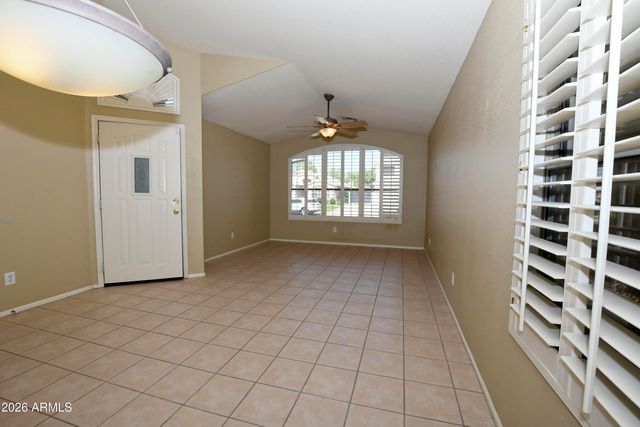10221 W DALEY Lane, Peoria, AZ 85383