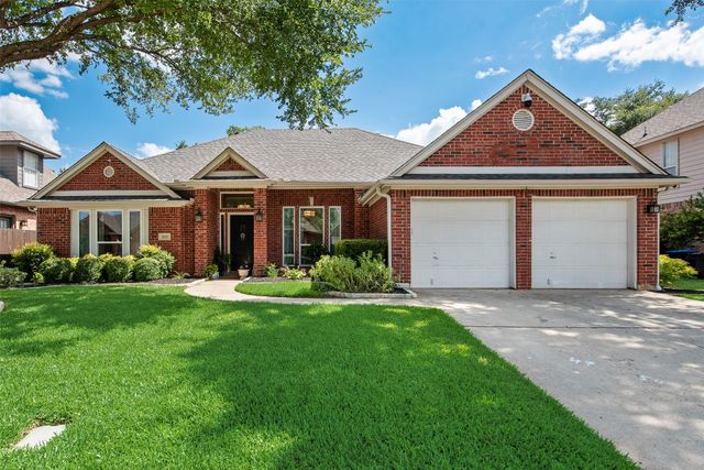 3520 Stone Creek Lane N, Fort Worth, TX 76137