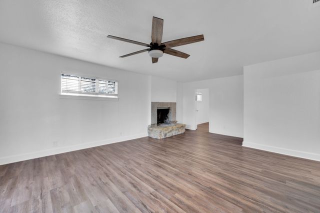 512 Virginia Avenue, Waxahachie, TX 75165