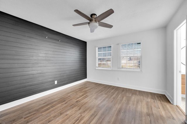 512 Virginia Avenue, Waxahachie, TX 75165