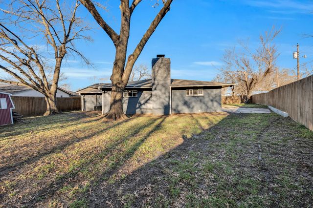 512 Virginia Avenue, Waxahachie, TX 75165