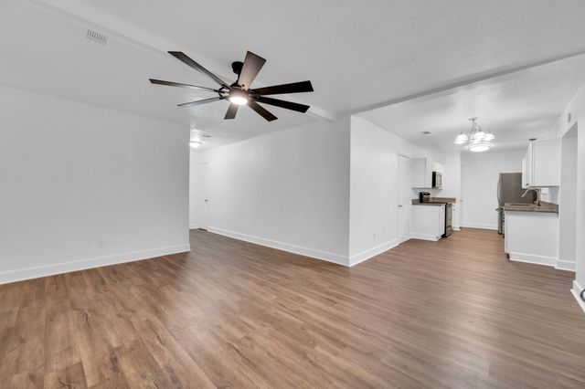 512 Virginia Avenue, Waxahachie, TX 75165