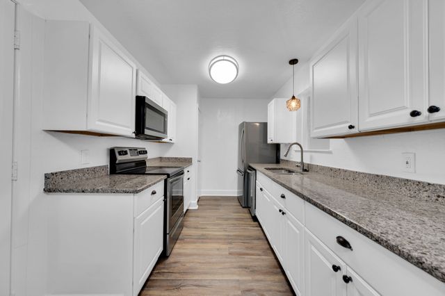 512 Virginia Avenue, Waxahachie, TX 75165