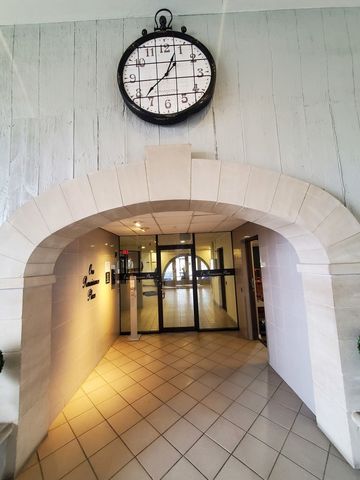 1 Renaissance Place 400, Palatine, IL 60067