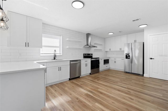 1893 VALE DRIVE, Clermont, FL 34711