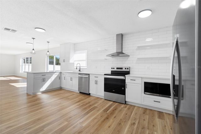 1893 VALE DRIVE, Clermont, FL 34711