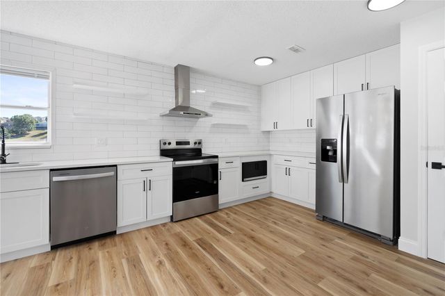 1893 VALE DRIVE, Clermont, FL 34711