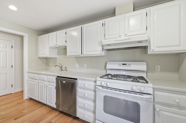 143 East Street 143, Lexington, MA 02420