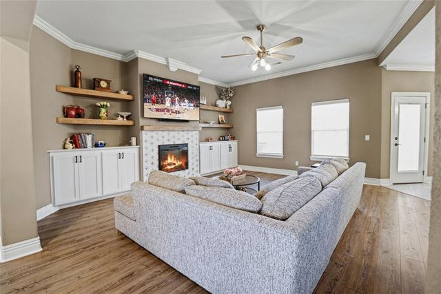 2004 Nutmeg Street, Bentonville, AR 72713