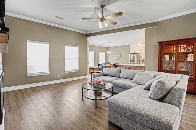 2004 Nutmeg Street, Bentonville, AR 72713