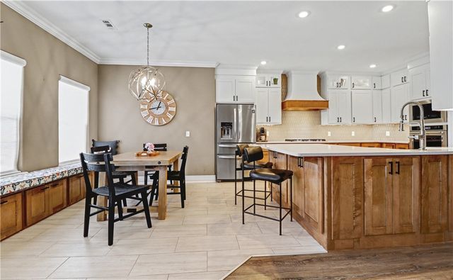 2004 Nutmeg Street, Bentonville, AR 72713