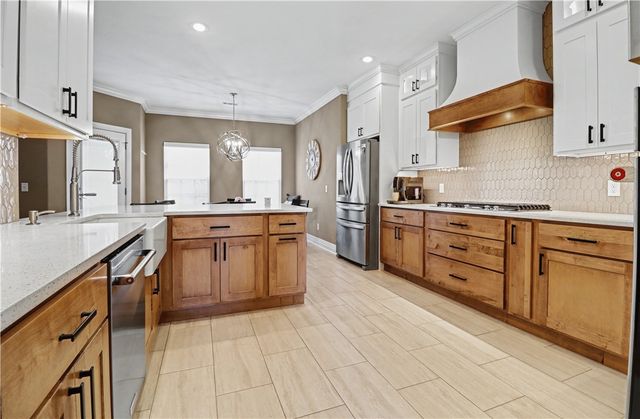 2004 Nutmeg Street, Bentonville, AR 72713