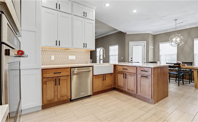 2004 Nutmeg Street, Bentonville, AR 72713