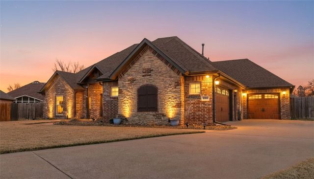 2004 Nutmeg Street, Bentonville, AR 72713