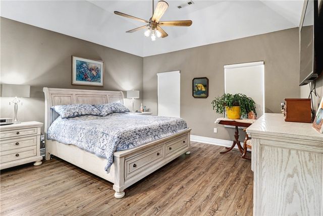 2004 Nutmeg Street, Bentonville, AR 72713