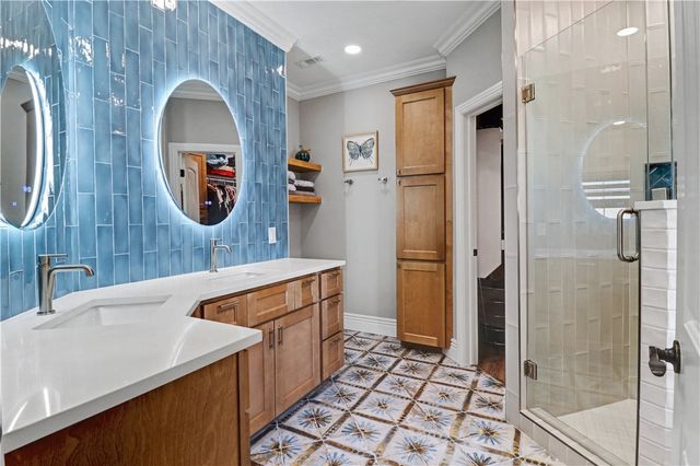 2004 Nutmeg Street, Bentonville, AR 72713