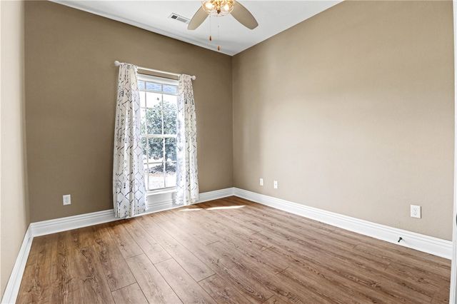 2004 Nutmeg Street, Bentonville, AR 72713