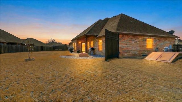 2004 Nutmeg Street, Bentonville, AR 72713