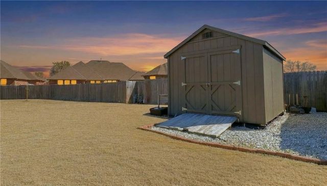 2004 Nutmeg Street, Bentonville, AR 72713