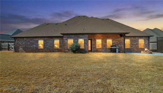 2004 Nutmeg Street, Bentonville, AR 72713