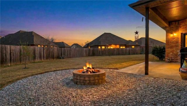 2004 Nutmeg Street, Bentonville, AR 72713