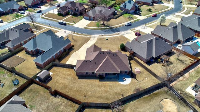 2004 Nutmeg Street, Bentonville, AR 72713